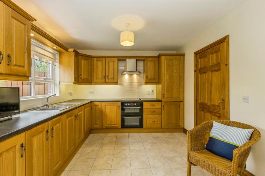 71 Stonebridge Meadows