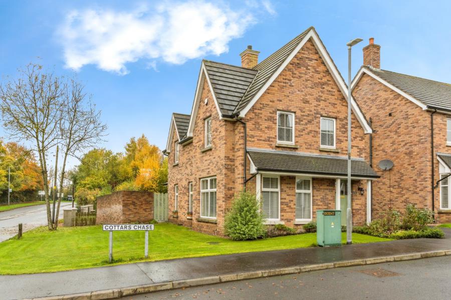 2 Cottars Chase, Lisburn, County Antrim, BT28 2SB