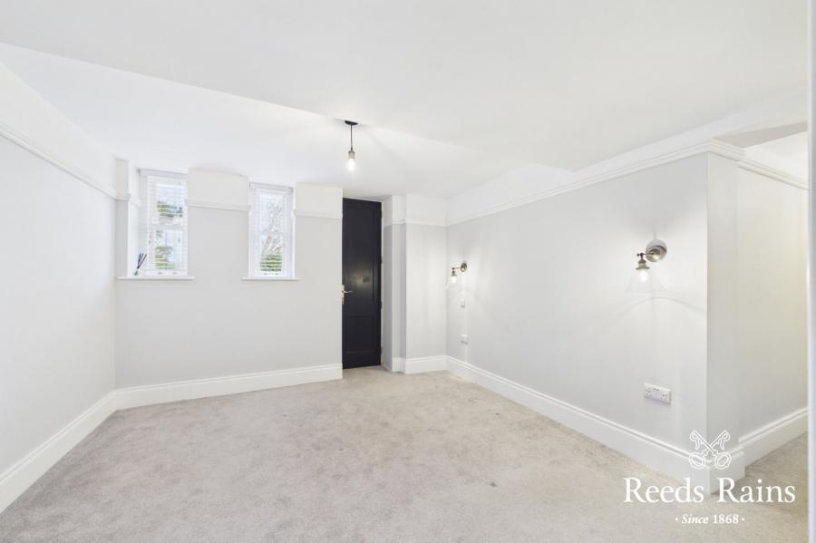 Apartment 1, 6 Lady Ishbel Boulevard