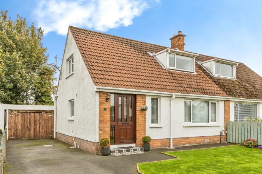 11 Greenburn Park