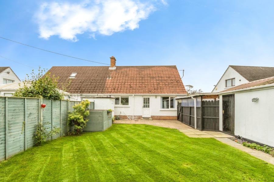 11 Greenburn Park