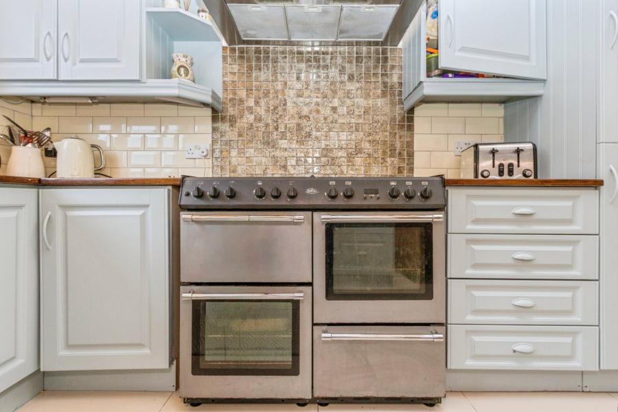 187 Hillsborough Old Road