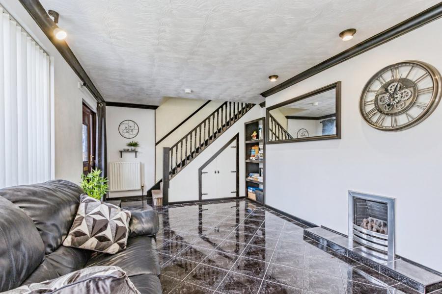 60 Cloverdale Crescent