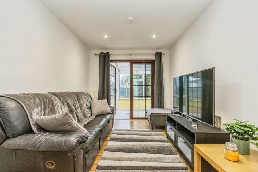 60 Cloverdale Crescent
