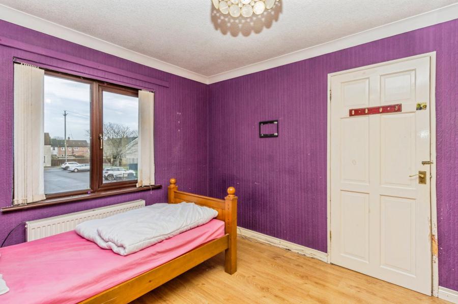 100 Hertford Crescent