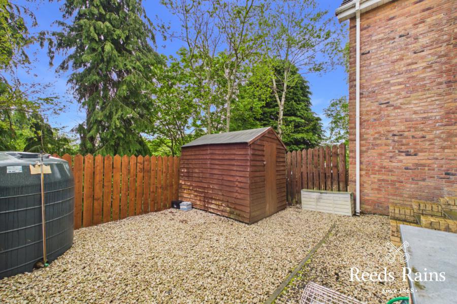 33 Whitethorn Lane