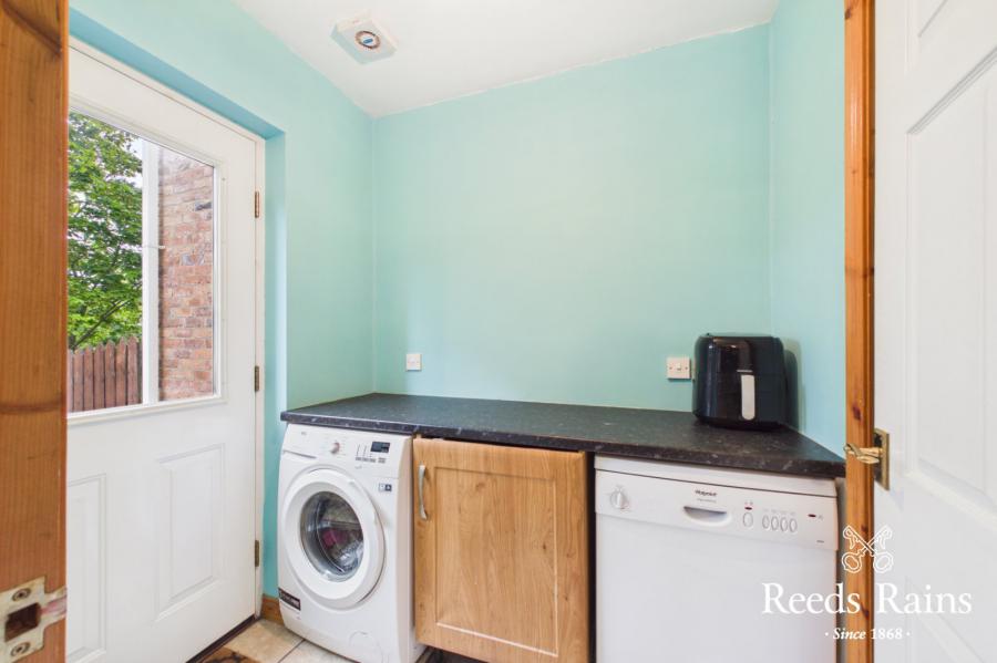 33 Whitethorn Lane