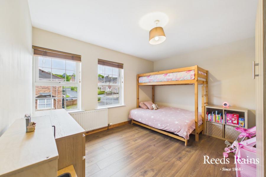 33 Whitethorn Lane