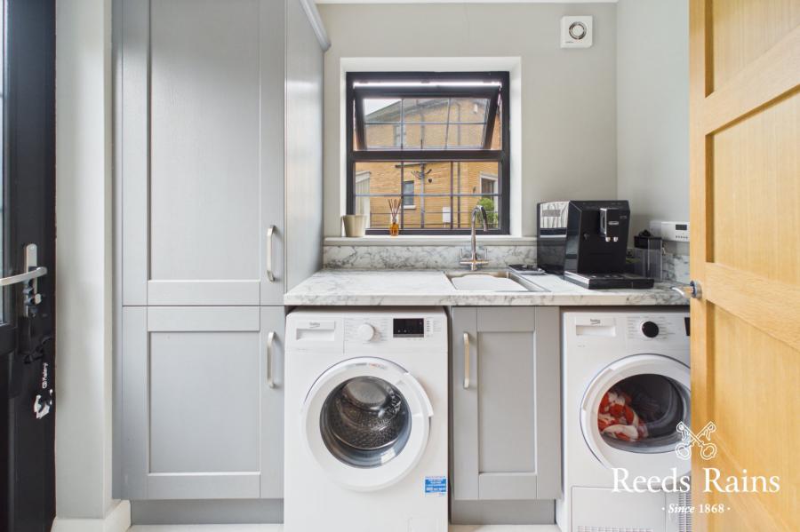 18 Strawberry Hill Lane