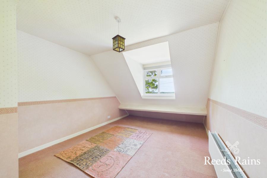 32 Crumlin Road