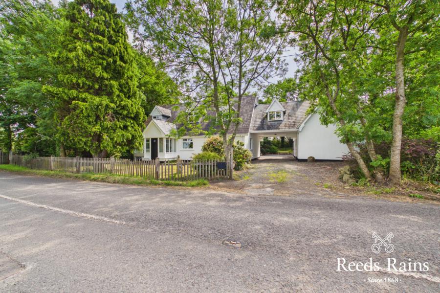 32 Crumlin Road