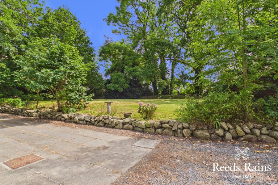 32 Crumlin Road