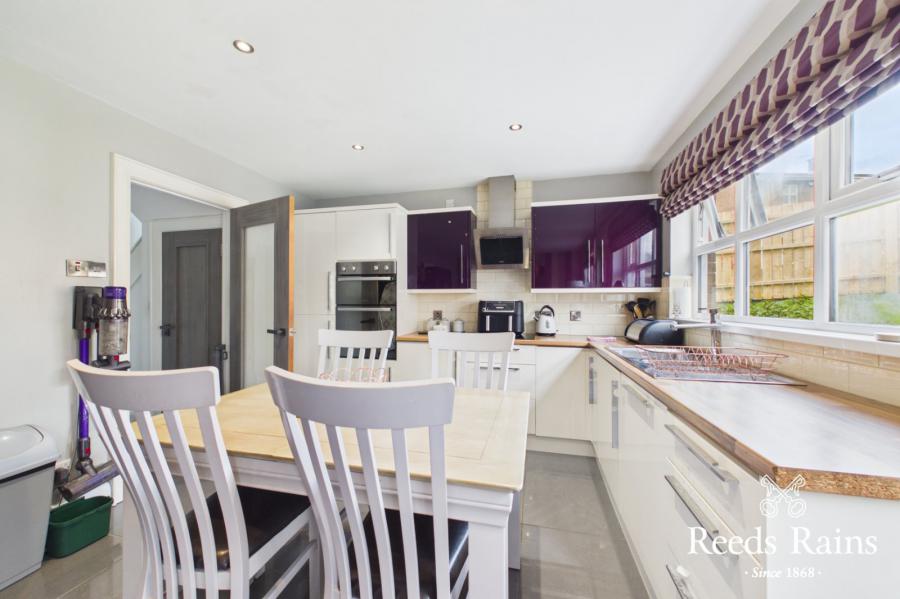 31 Ashvale Drive
