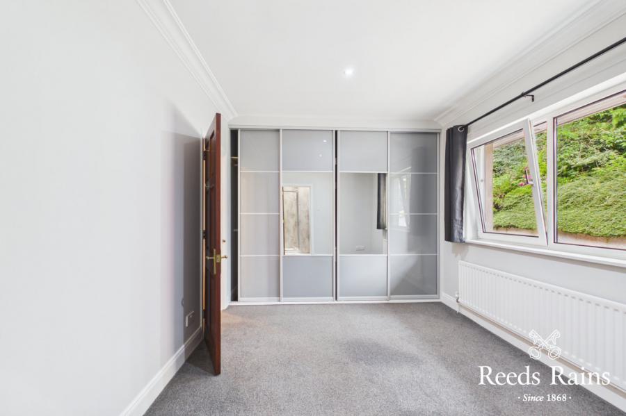 105 Lisbane Road