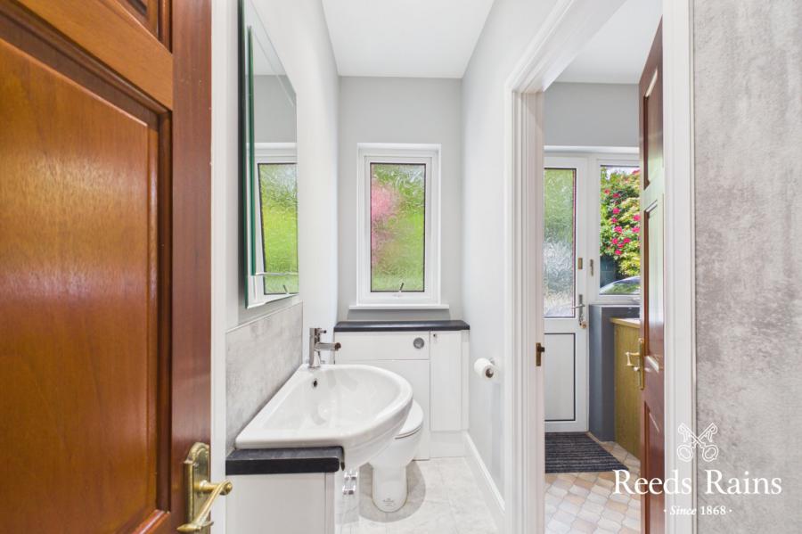 105 Lisbane Road