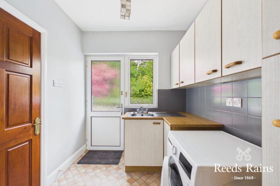 105 Lisbane Road