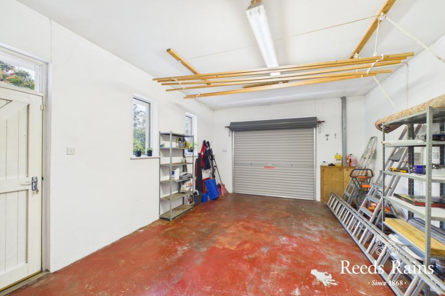 105 Lisbane Road