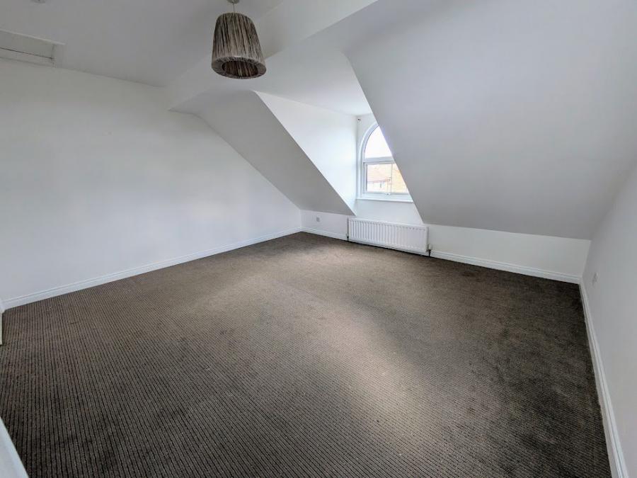 24D Cairndore Walk