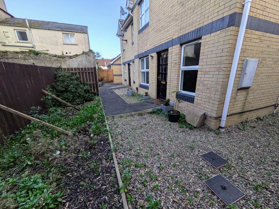 10 East Street Court