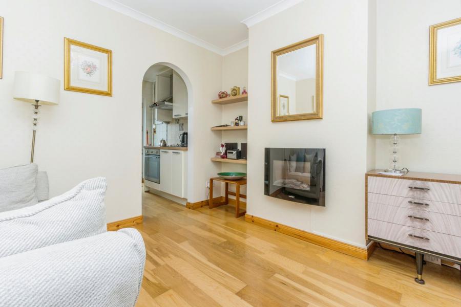 77 Ardmillan Crescent