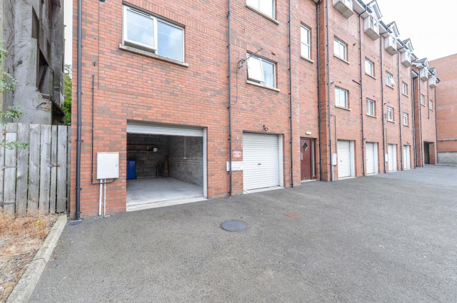 10 Victoria Court, Upper North Street