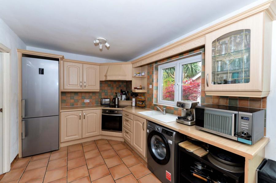 6 Benford Park