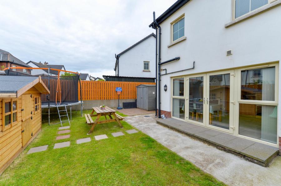 11 Coopers Mill Court