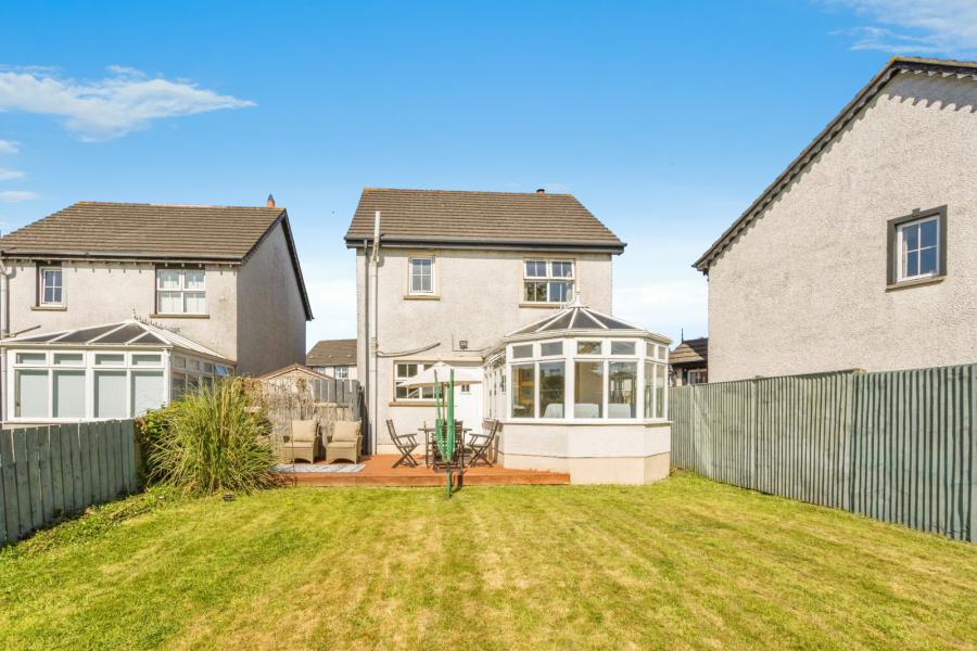 61 Cairndore Park