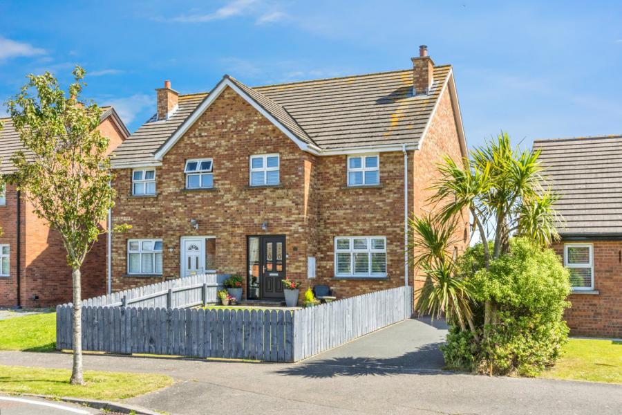 10 Demesne Avenue,ballywalter, newtownards, BT22 2UD