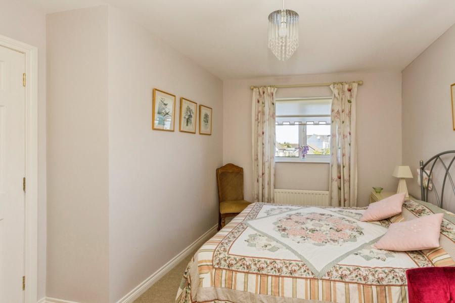 10 Demesne Avenue