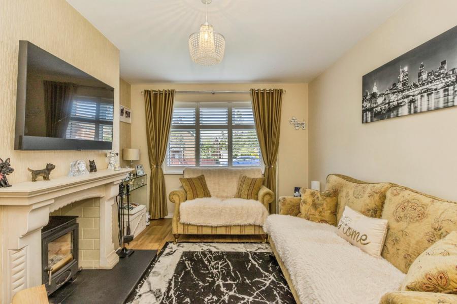 10 Demesne Avenue