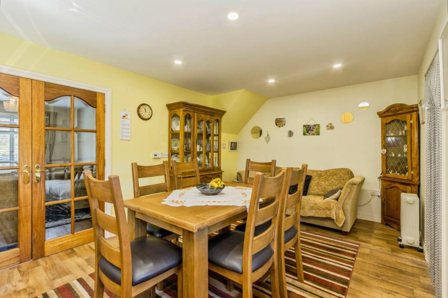 10 Demesne Avenue