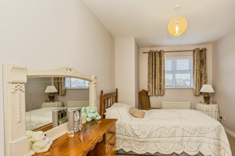 10 Demesne Avenue