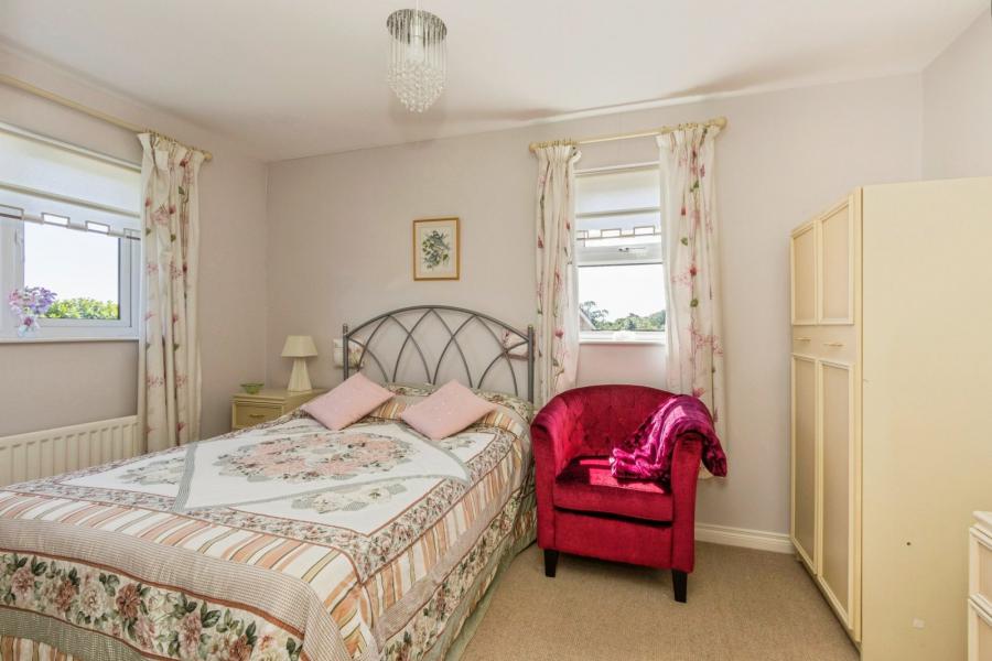 10 Demesne Avenue