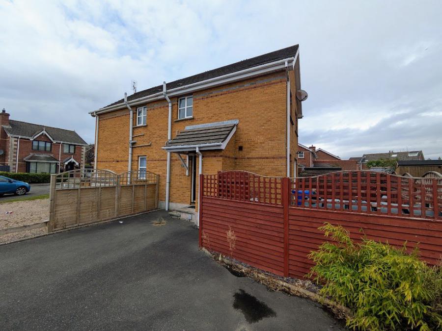 11 Whitethorn Drive