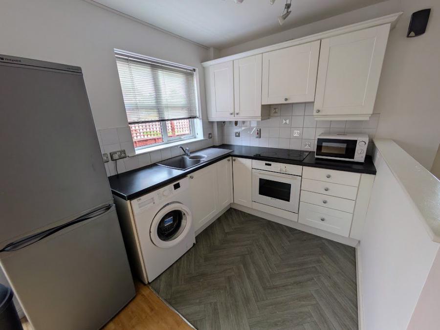 11 Whitethorn Drive