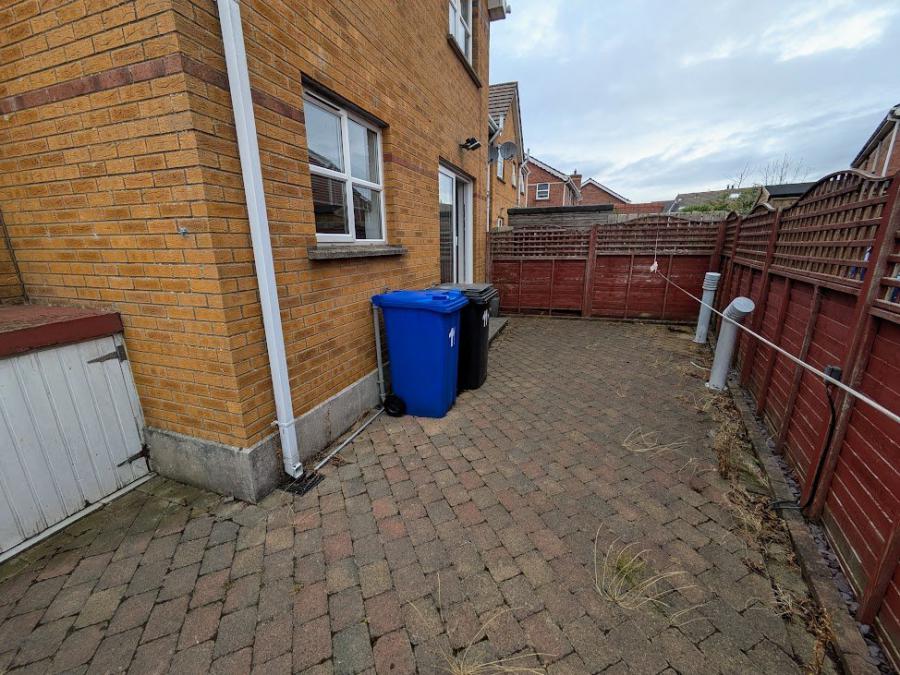 11 Whitethorn Drive
