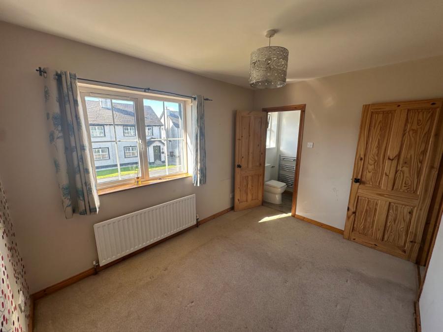 34 Cairndore Walk