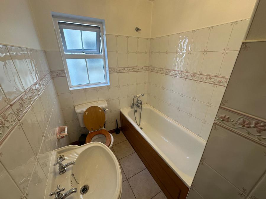 34 Cairndore Walk