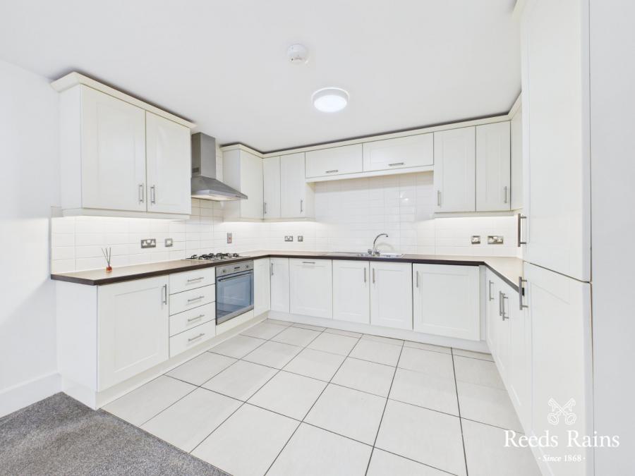 Apt 13 Newtown Building, 89 Frances Street