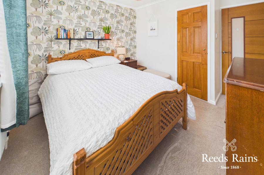 10 Abbeydale Gardens