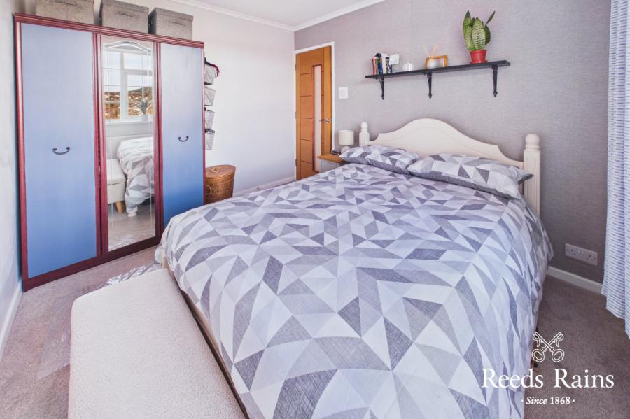 10 Abbeydale Gardens