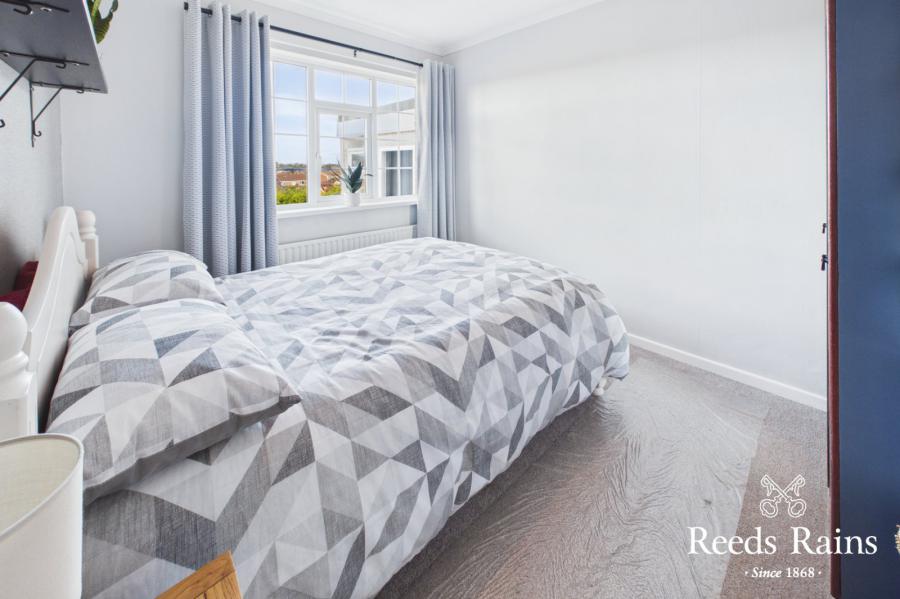 10 Abbeydale Gardens