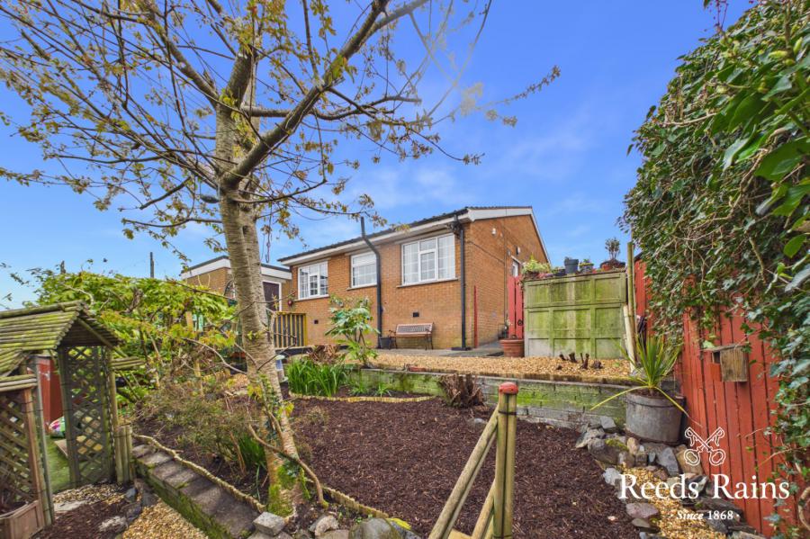 10 Abbeydale Gardens