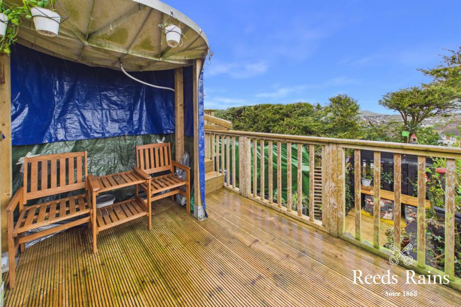 10 Abbeydale Gardens