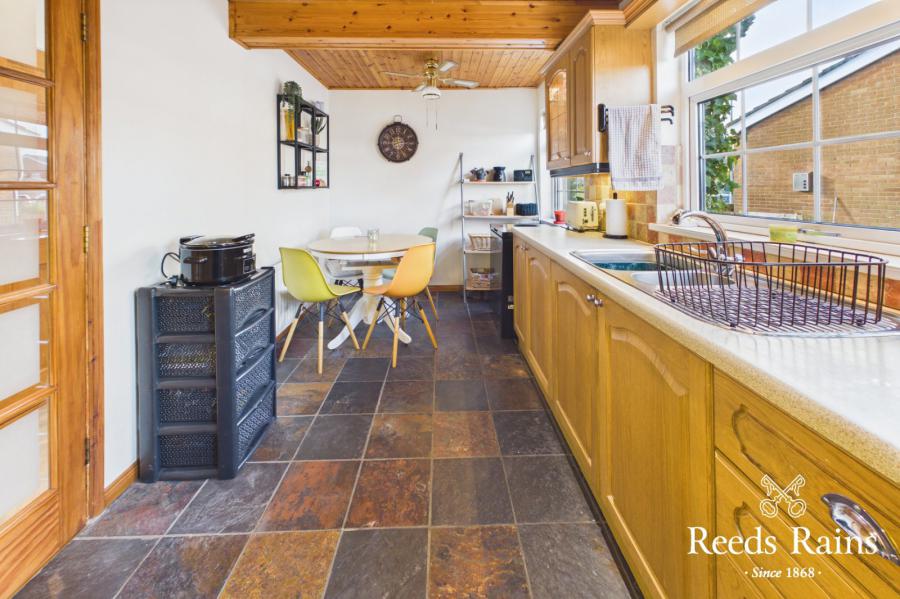 10 Abbeydale Gardens