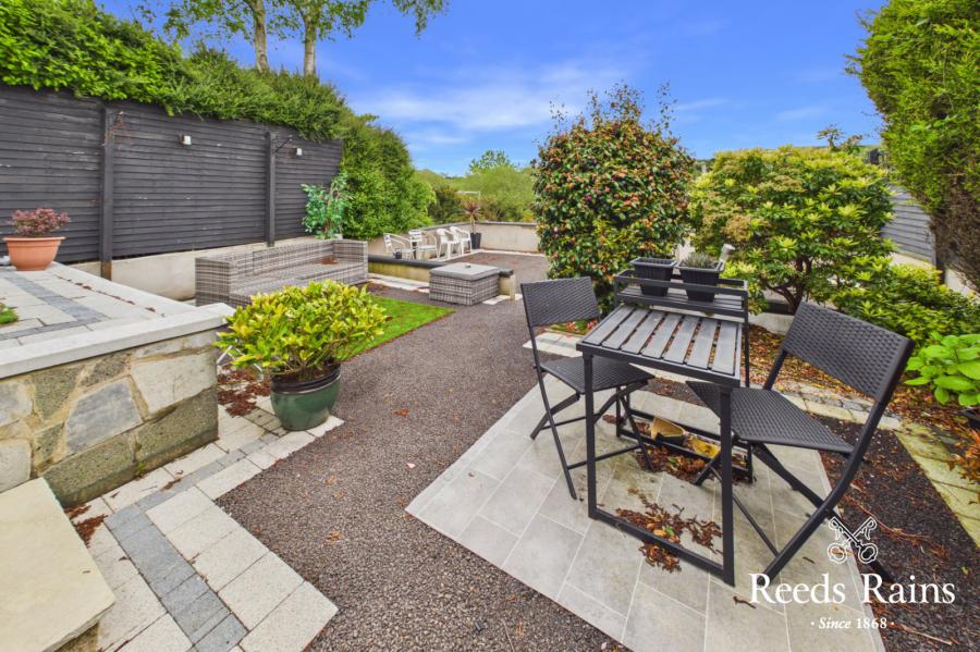 61 Rosevale Avenue