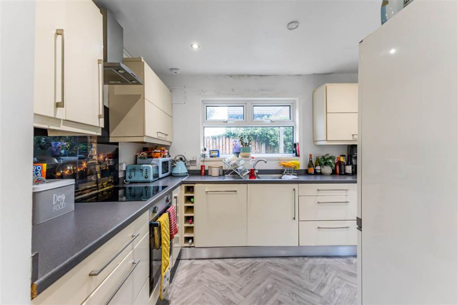 6 Annadale Drive
