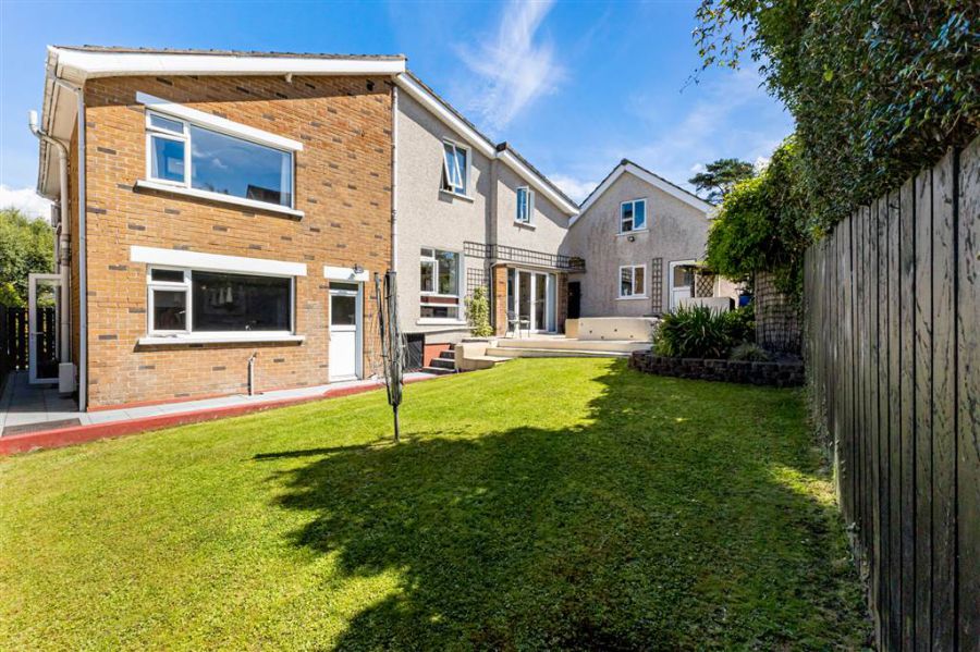 49 Cliveden Crescent