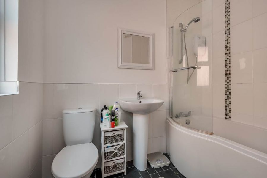 65 Sandhurst Gardens